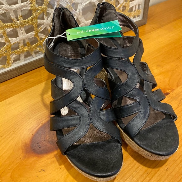 Solesenseability Womens Wedge Shoe Brand New - Picture 2 of 6